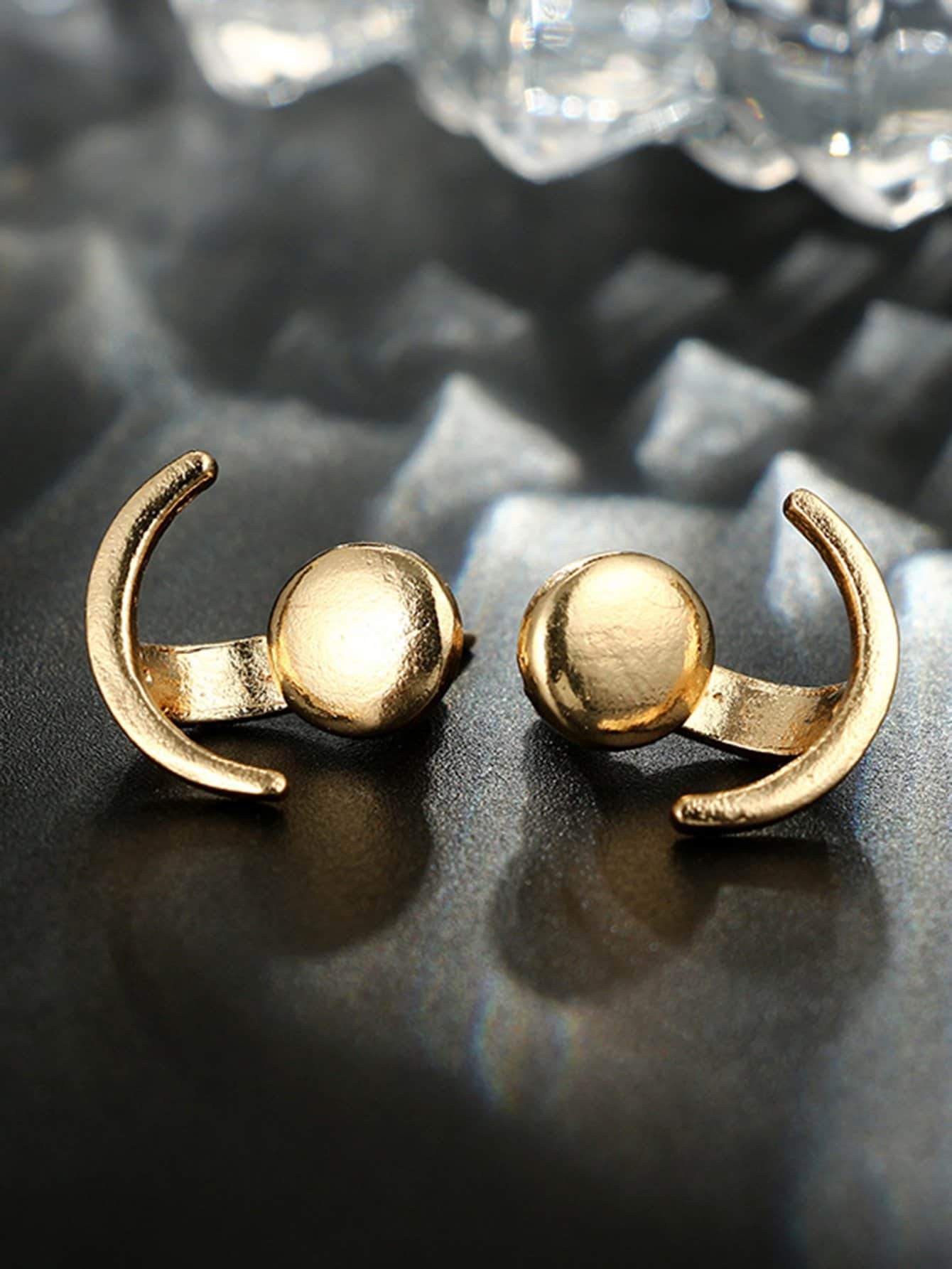 Round Detail Swing Stud Earrings